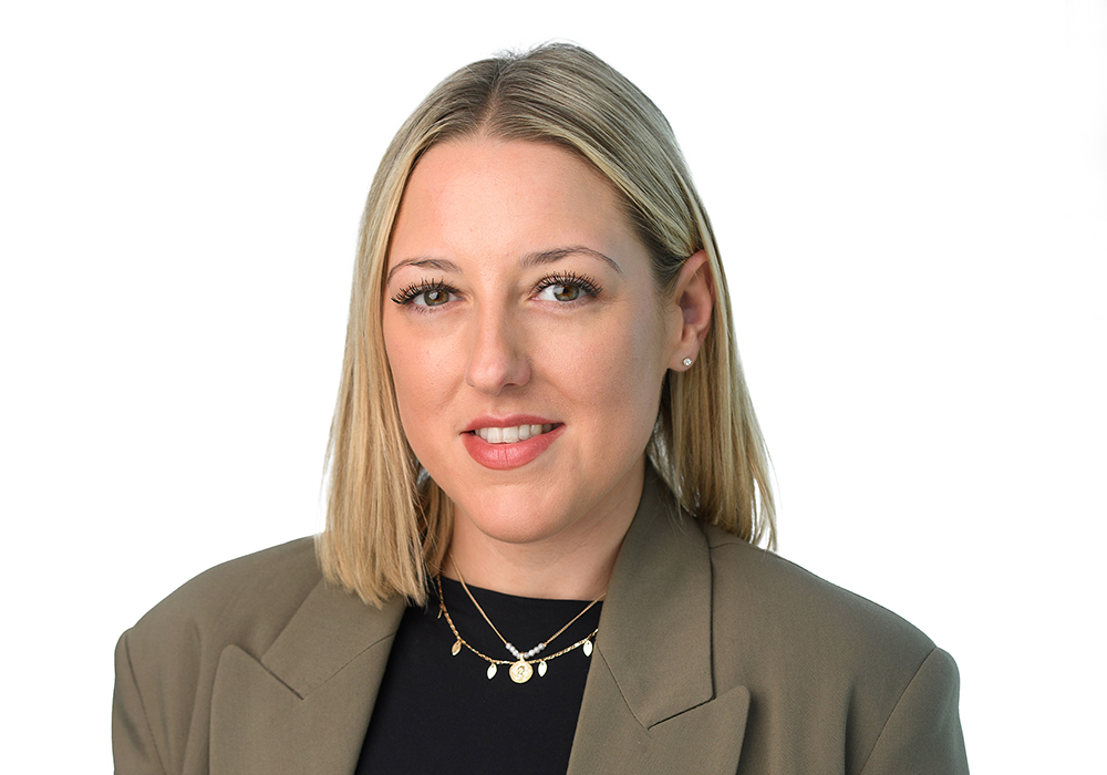 Fineman Chloe 7746 Web